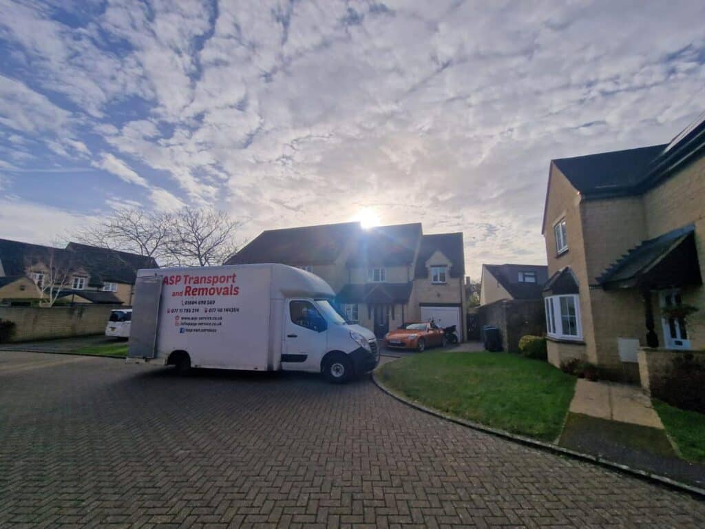 What are the removal companies in Northampton
