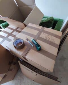 How do I figure out how many moving boxes I need
